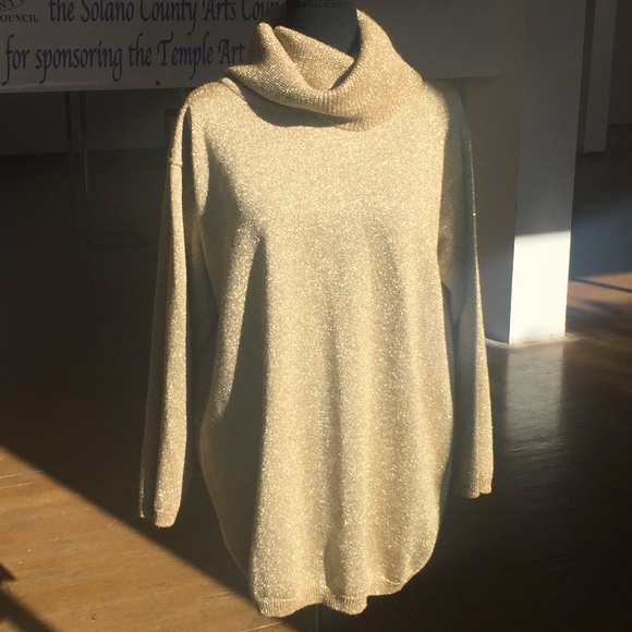 Gold with gold metallic thread/shimmer large turtleneck sweater - Picture 4 of 7